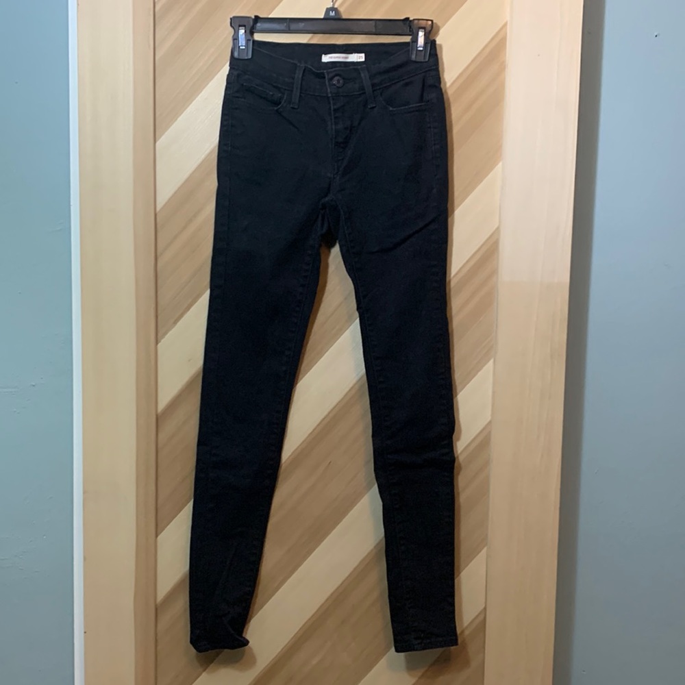 Size 25 Levi’s Super Skinny Black Jean